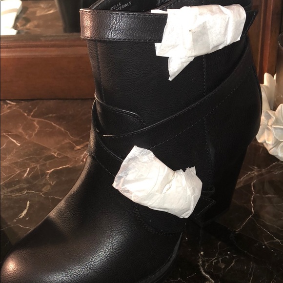 Short boots - Picture 2 of 4